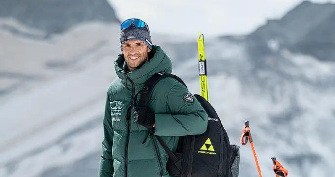 山东“羽绒服之王” IPO 前夜：70后夫妻年入13亿，3 年翻倍藏啥雷？