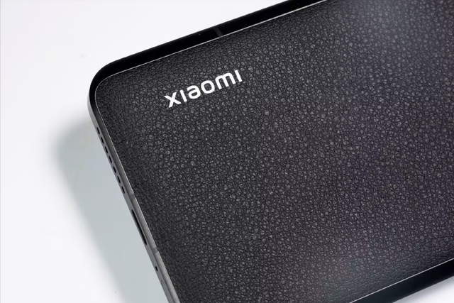 太意外了！小米高端旗舰跌至3902元，2K曲屏+徕卡四摄+卫星通信