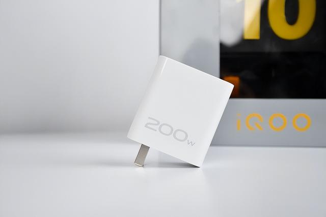 首批中最快的，iQOO 13确实有点东东