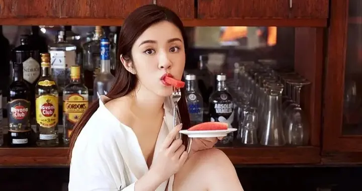 闹掰了？王晓晨疑发文内涵俞灏明，言语犀利丝毫没给对方留体面！