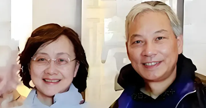 原来他们是夫妻，都是知名演员，在上海相守42年，儿子已是大导演
