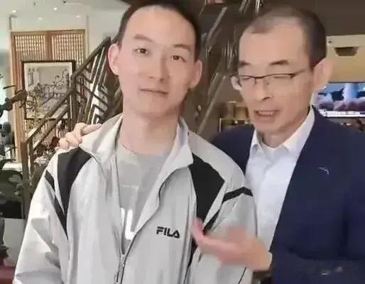 谢浩男的贵人，在最困难时借16583.6元，谢爸要重金感谢！