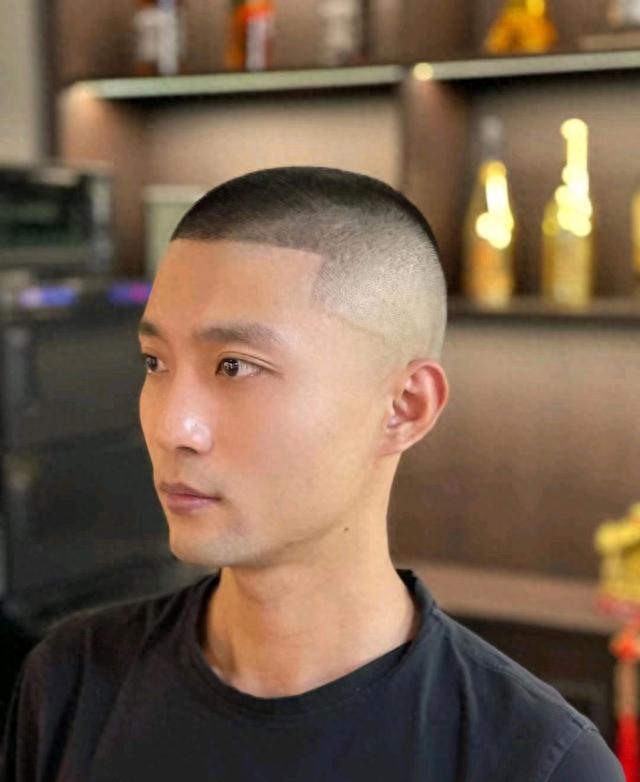 寸头 超短寸头，前刺头，狼尾头和微分碎盖头，你认为哪一种最帅气
