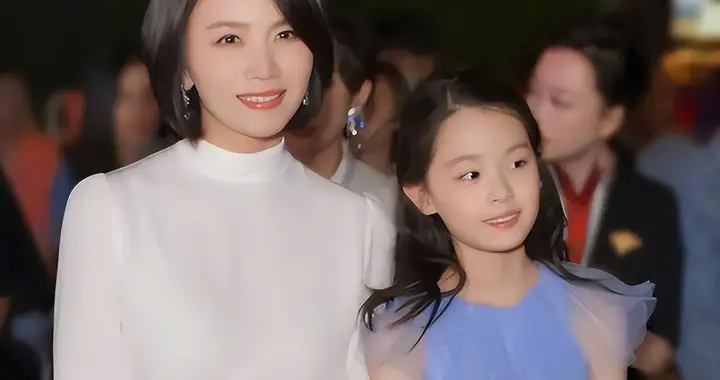 离开陈思诚后，她闪婚外国富豪7个月就离婚，如今单身带娃很潇洒