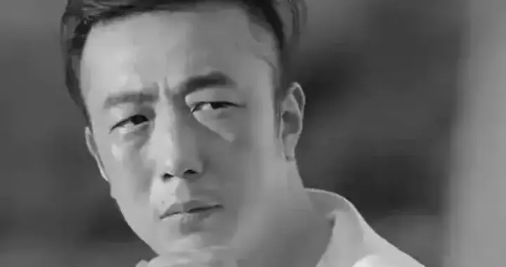 一路走好！44岁男演员突发脑溢血去世，生前觉得自己年轻，没在意