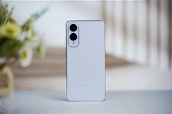 輕薄續航兼顧！曝三星Galaxy S26 Edge電池升級到4400mAh