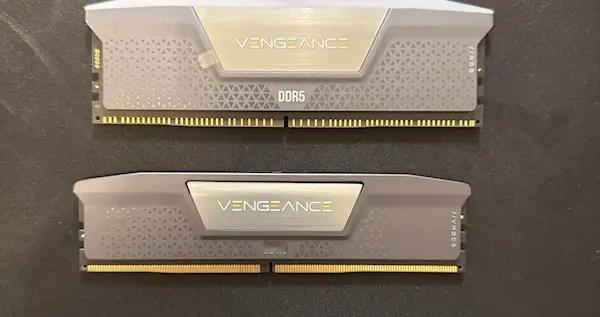 上千美元的海盜船96GB內存被掉包！只值35美元的RGB燈條