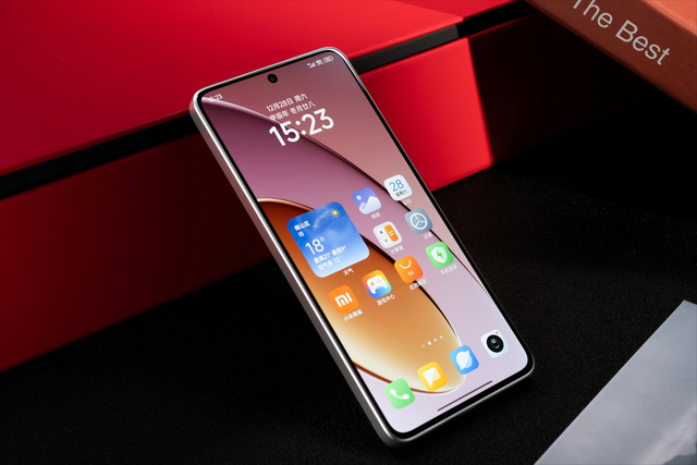 發布六個月跌至1359元，186萬分+6550mAh+2米防水，終于等到了