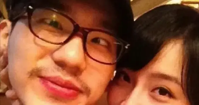 白宇初恋晒照炫耀惹争议，现任刘萌萌处境尴尬，长跑12年仍未结婚