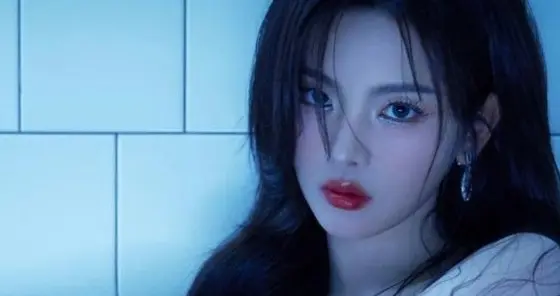 杨超越的美学解析：从平凡女孩到热搜女神