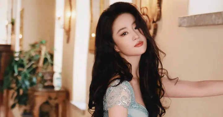 美女壁纸第5090期—刘亦菲