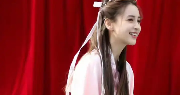 杨颖 美的像花仙子