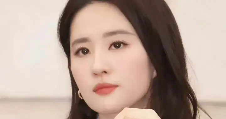 央里央气的刘亦菲