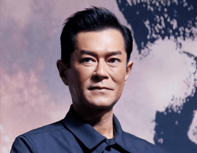 宁愿丑得出奇，也不接受自然衰老，这5位男神已经“面目全非”