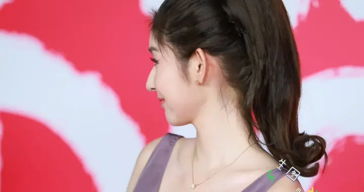 王玉雯迪奥小姐展美图