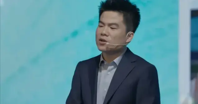 董宇辉，这次真的悬了