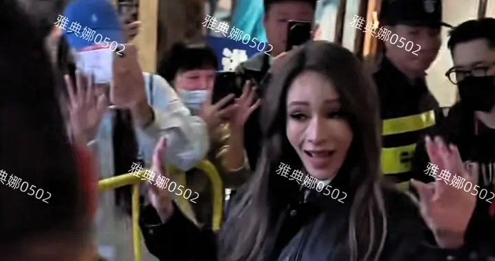 萧亚轩怎么变成这样了？本人不仅个子不高，下巴和鼻子也都很奇怪