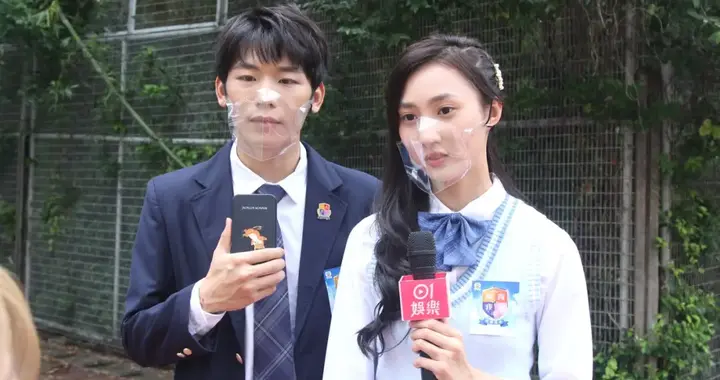 TVB人气小花与男友甜蜜亲吻照疑似曝光，被网友吐槽扮单身