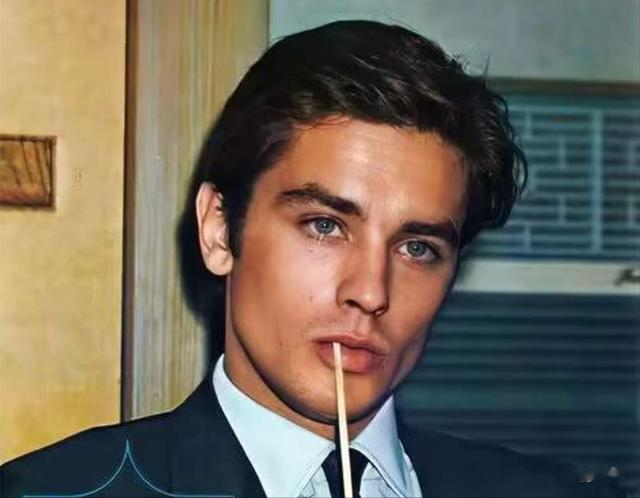 阿兰.德龙葬礼举行，风流不羁被称全球最帅，曾向中国女星求婚