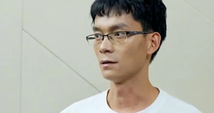 36岁唐尚珺开始直播带货：是向现实低头，还是终于清醒了