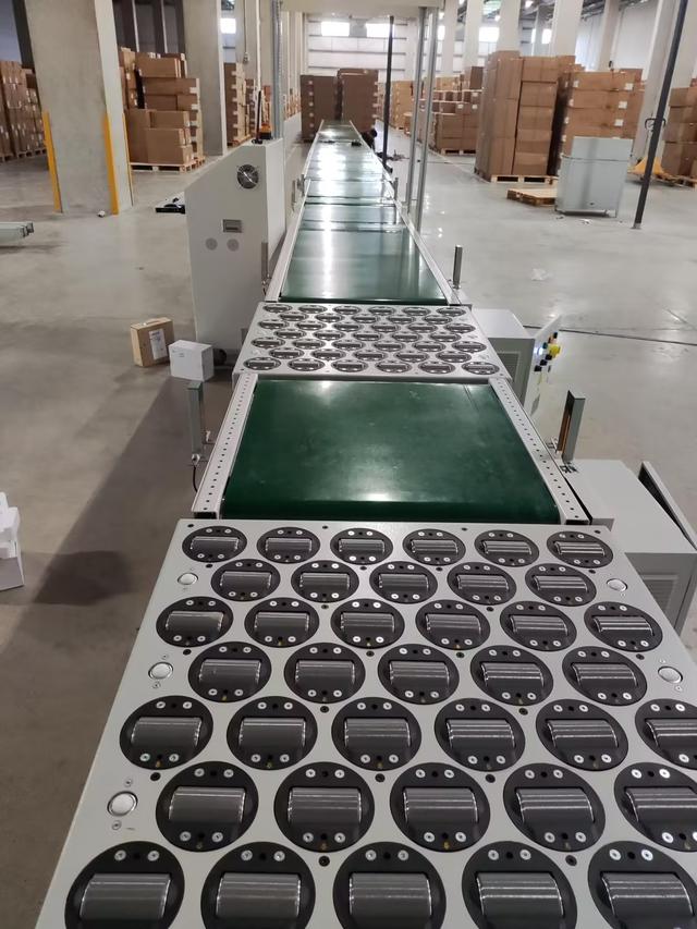 物流电商扫码分拣流水线 摆轮分拣机提高物流效率