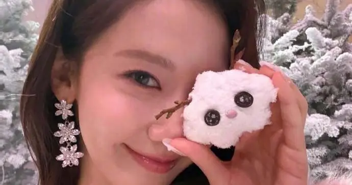 林允儿粉嫩美图赏析