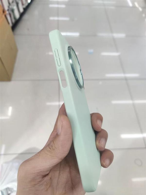 3D ToF人脸识别方案+侧面指纹，华为Mate 70系列手机壳曝光