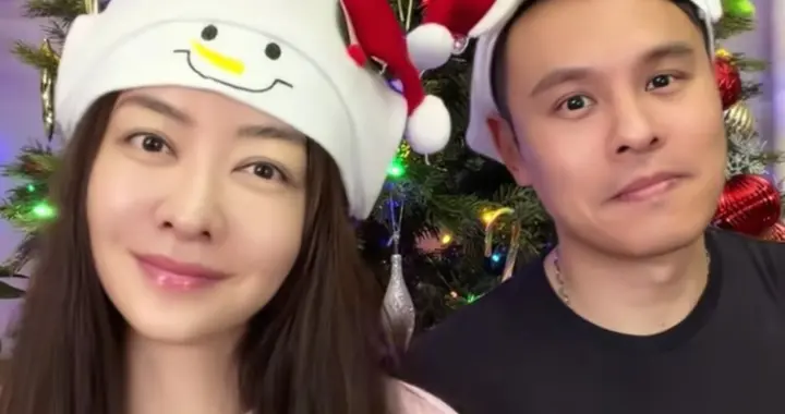 45岁熊黛林和老公一起跳手势舞！两人很有夫妻相，画面温馨又幸福