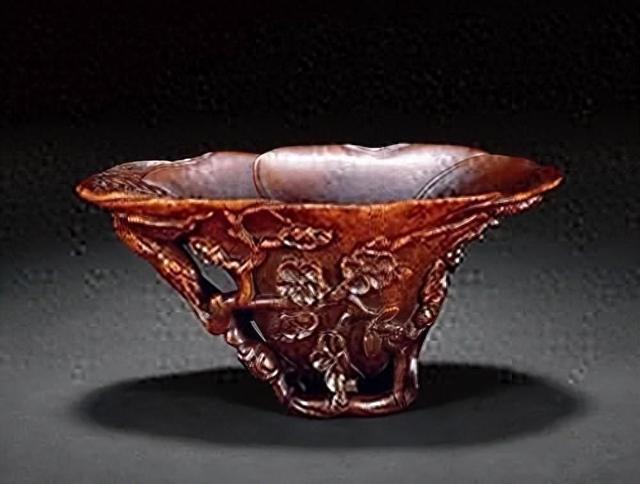 为什么老鉴定师一眼能分辨老犀角雕真假？依据什么呢