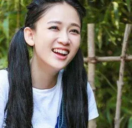 陈乔恩晒素颜到全妆视频