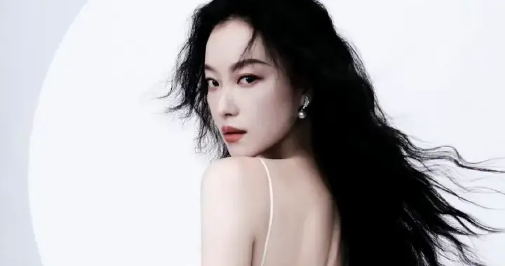 倪妮的一组雪地图片