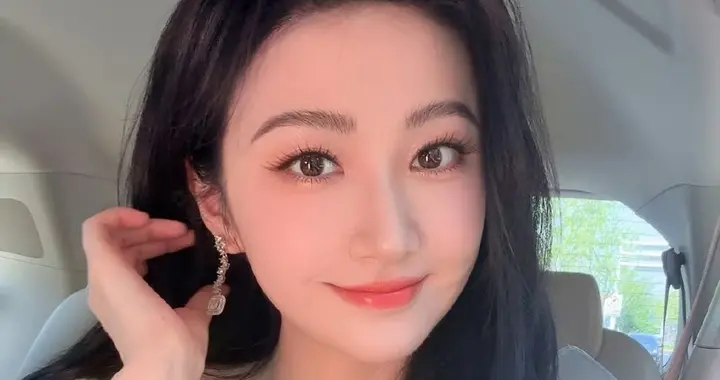 景甜人间富贵花，仿佛是从童话中走出的公主！