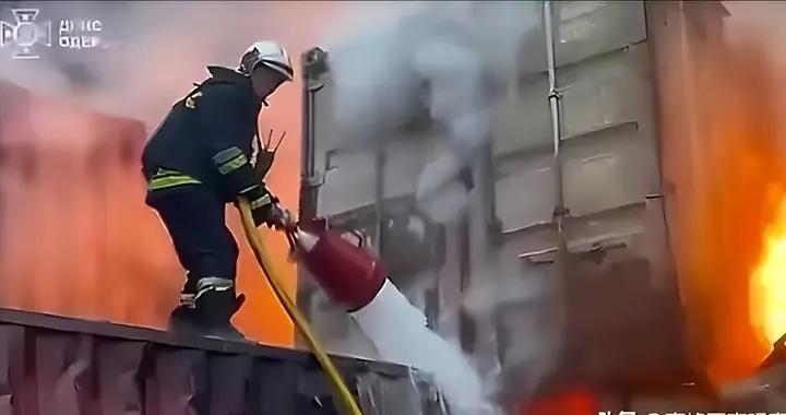 停火结束！俄罗斯陆海空军一齐开火：要把乌克兰能源设施彻底炸烂