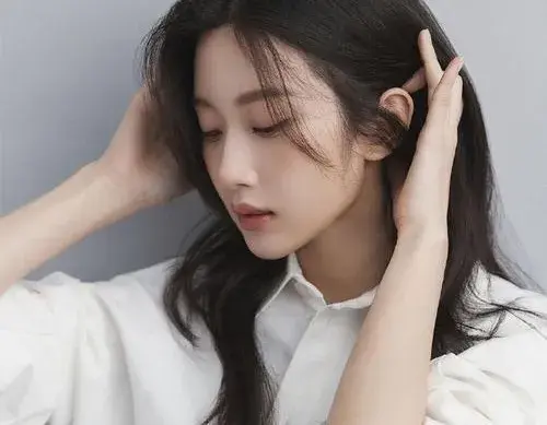 这位韩国女神背景太大！物理学家爸+音乐家妈，自己也是位学霸。