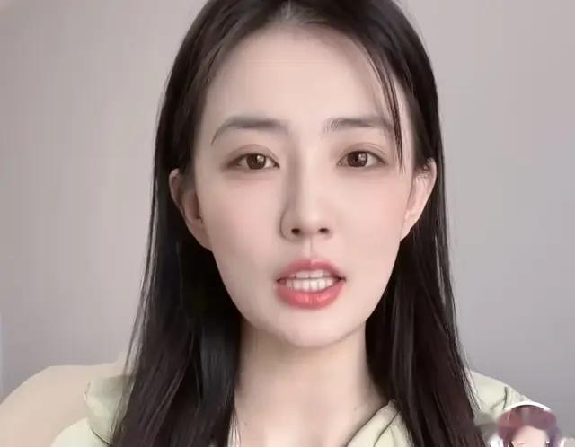 广州偶遇徐璐，又瘦又白，五官精致，线下本人比网上还要好看好多