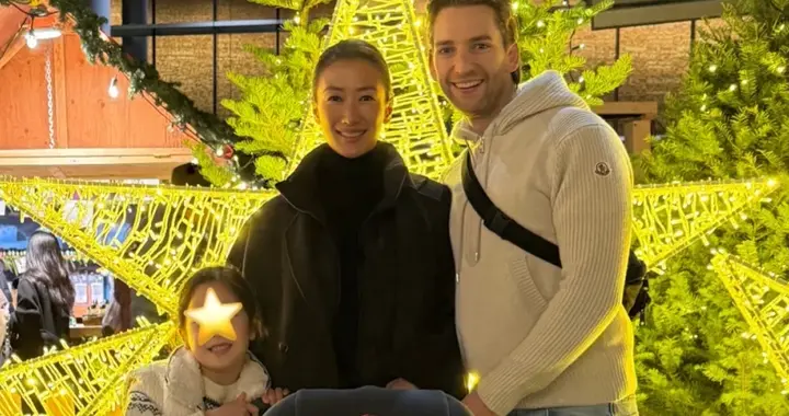 谢婷婷一家圣诞外出！小7岁男友拿奶瓶喂奶，半岁儿子神似谢霆锋