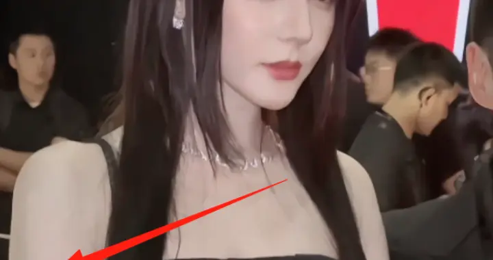 上海这天，热巴油光水滑，张雨绮胸下垂，被刘浩存的胯骨轴子抢镜