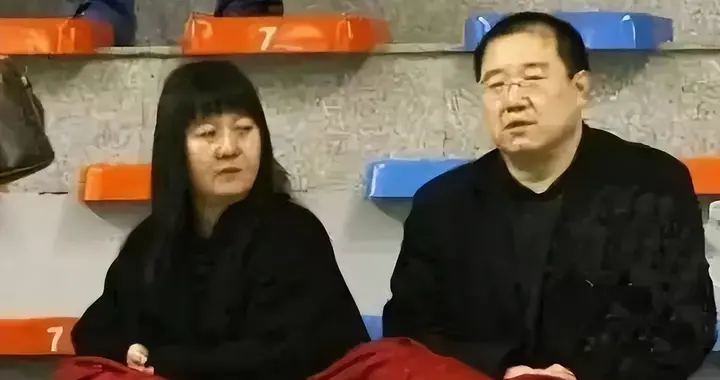 风水轮流转！英达和梁欢的婚姻碎成渣，28年后，她比宋丹丹更不幸