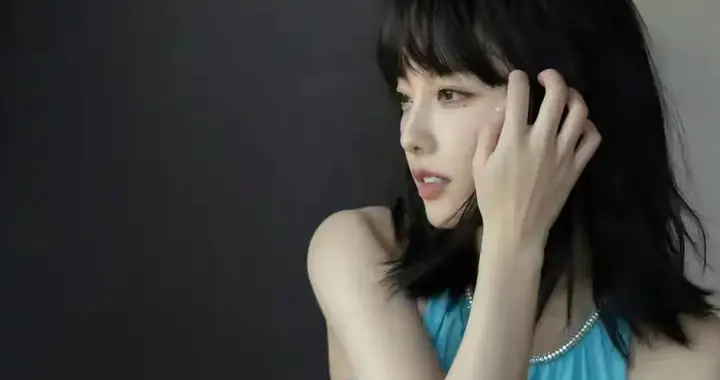 张嘉倪 大长腿香香的光脚丫