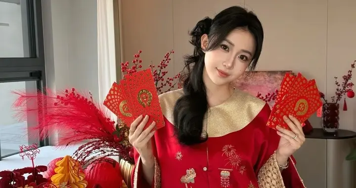 潘玮柏妻子宣云初三晒照，用24道硬菜招待亲戚，俩侄子颜值超高！