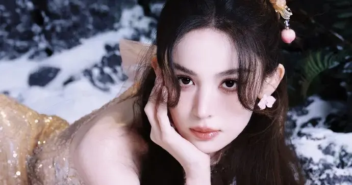 美女壁纸第4426期—古力娜扎