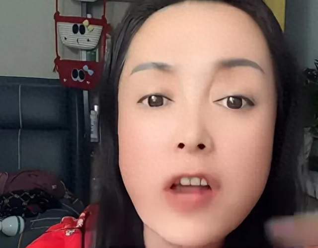 赵四前妻发飙了，直播时上演护犊子，不及王亮母亲温美玲