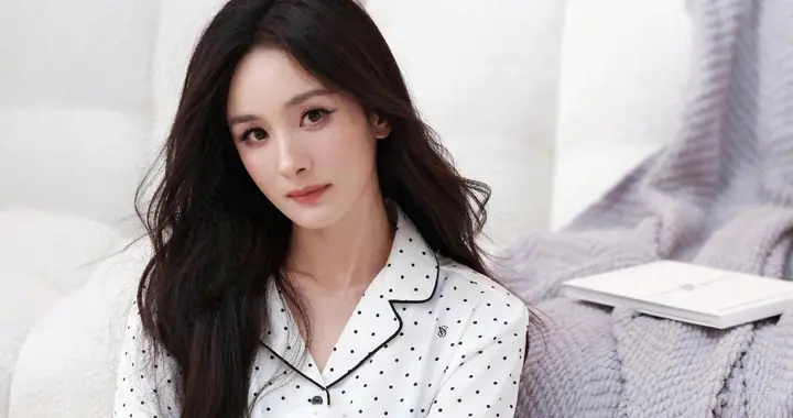 杨幂360度全是萌点？正面萌侧面也萌，谁看了不迷糊？