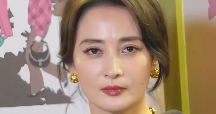 巴宝莉生图，蒋勤勤嫩了，刘雯脸凹，张宥浩狗啃头，陈坤咋老成这