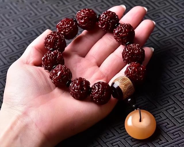 鉴别文玩有高招！让你成为行家里手！