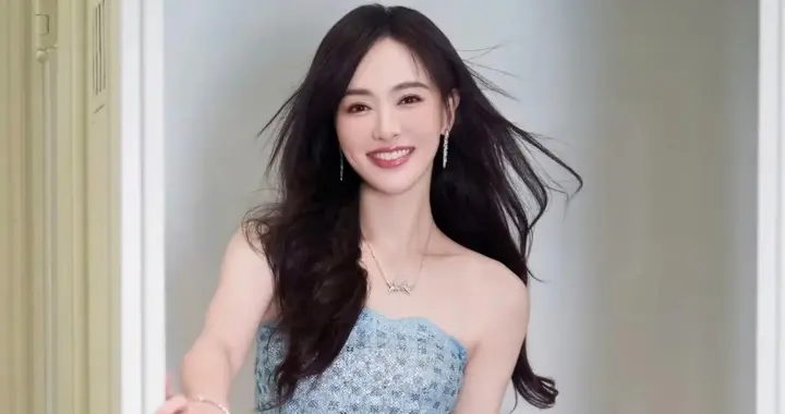 唐嫣蓝裙清新魅力