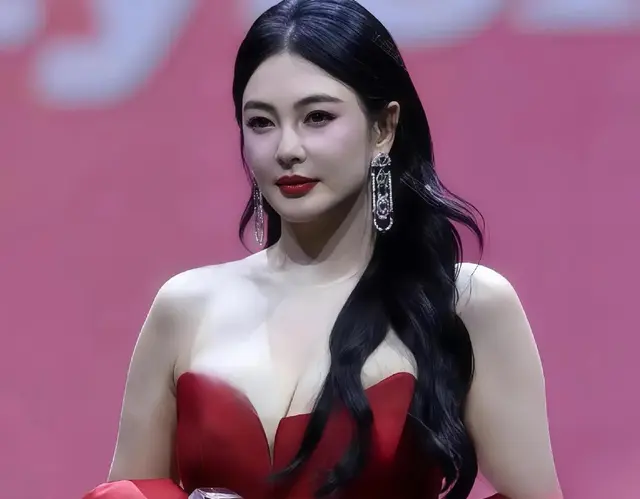 张雨绮的生图真是让人惊叹，这身材也太绝啦！