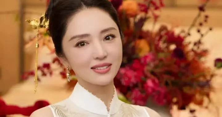 婚前发誓不生娃！46岁董璇被小9岁老公突破防线，高龄拼二胎揪心