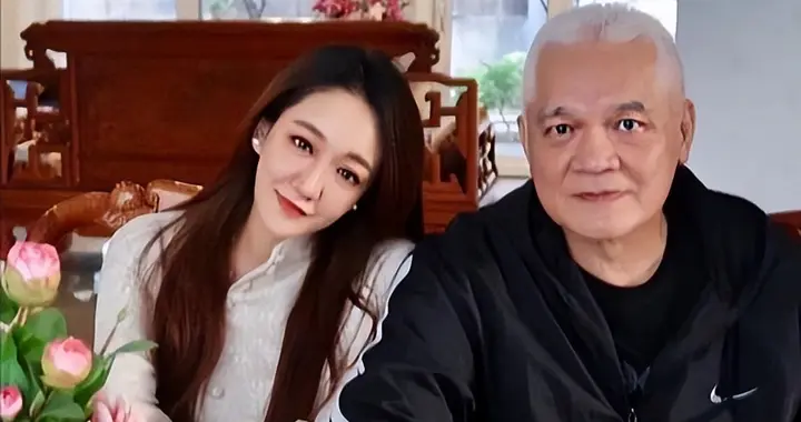 原来他们是父女，都是知名演员，20多年隔阂难消除，他69岁仍单身
