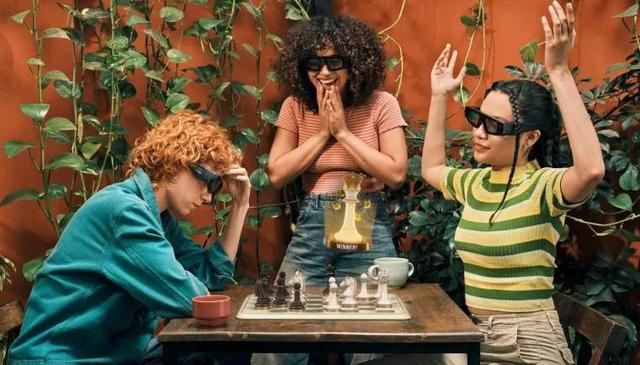 Snap宣布2026年推出消费级AR眼镜Specs